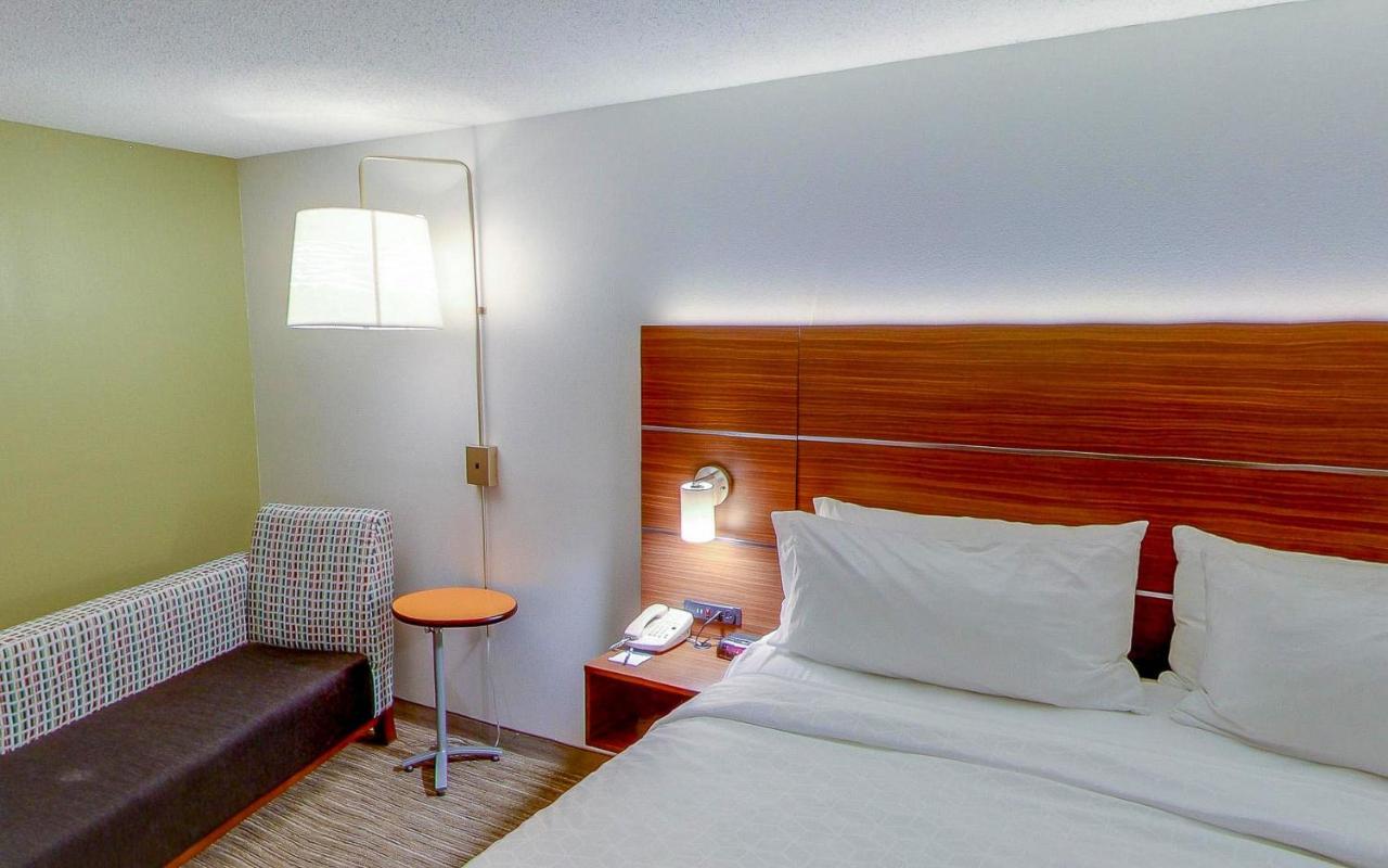 Holiday Inn Express Fort Wayne - East - New Haven By Ihg Buitenkant foto